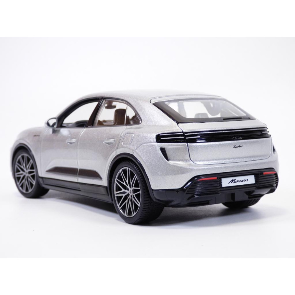 BURAGO 1:24 PORSCHE MACAN TURBO ELECTRIC SILVER (18/21114 SL)