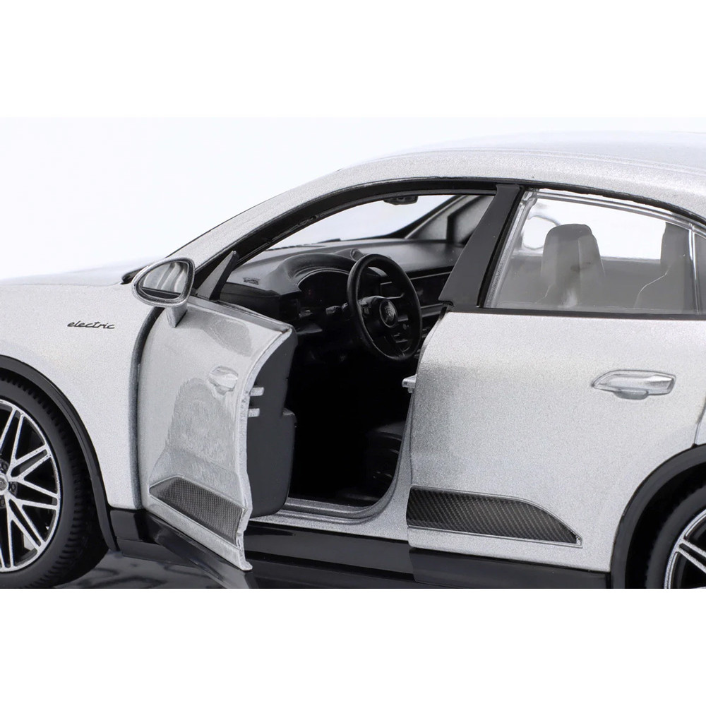 BURAGO 1:24 PORSCHE MACAN TURBO ELECTRIC SILVER (18/21114 SL)